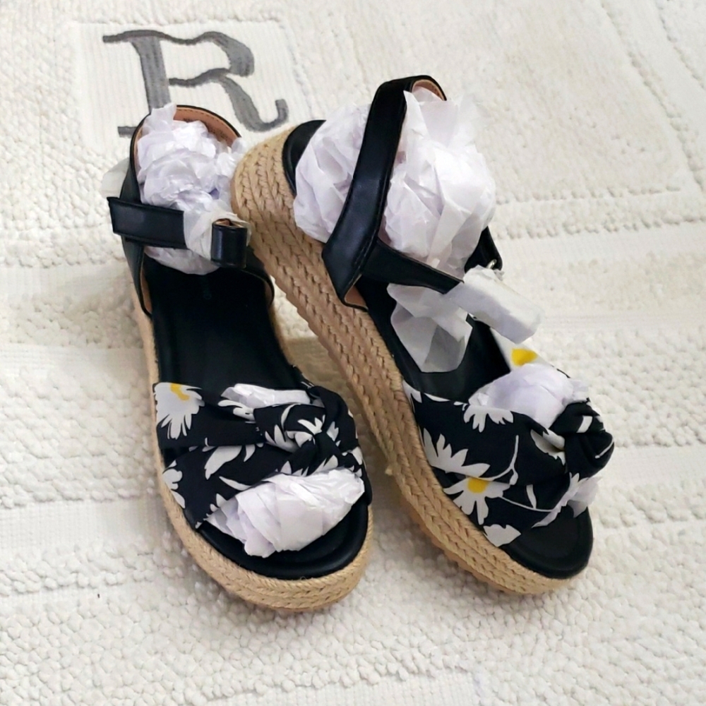 TREASURE & BOND Black Floral Espadrille Sandals Girls Size 2